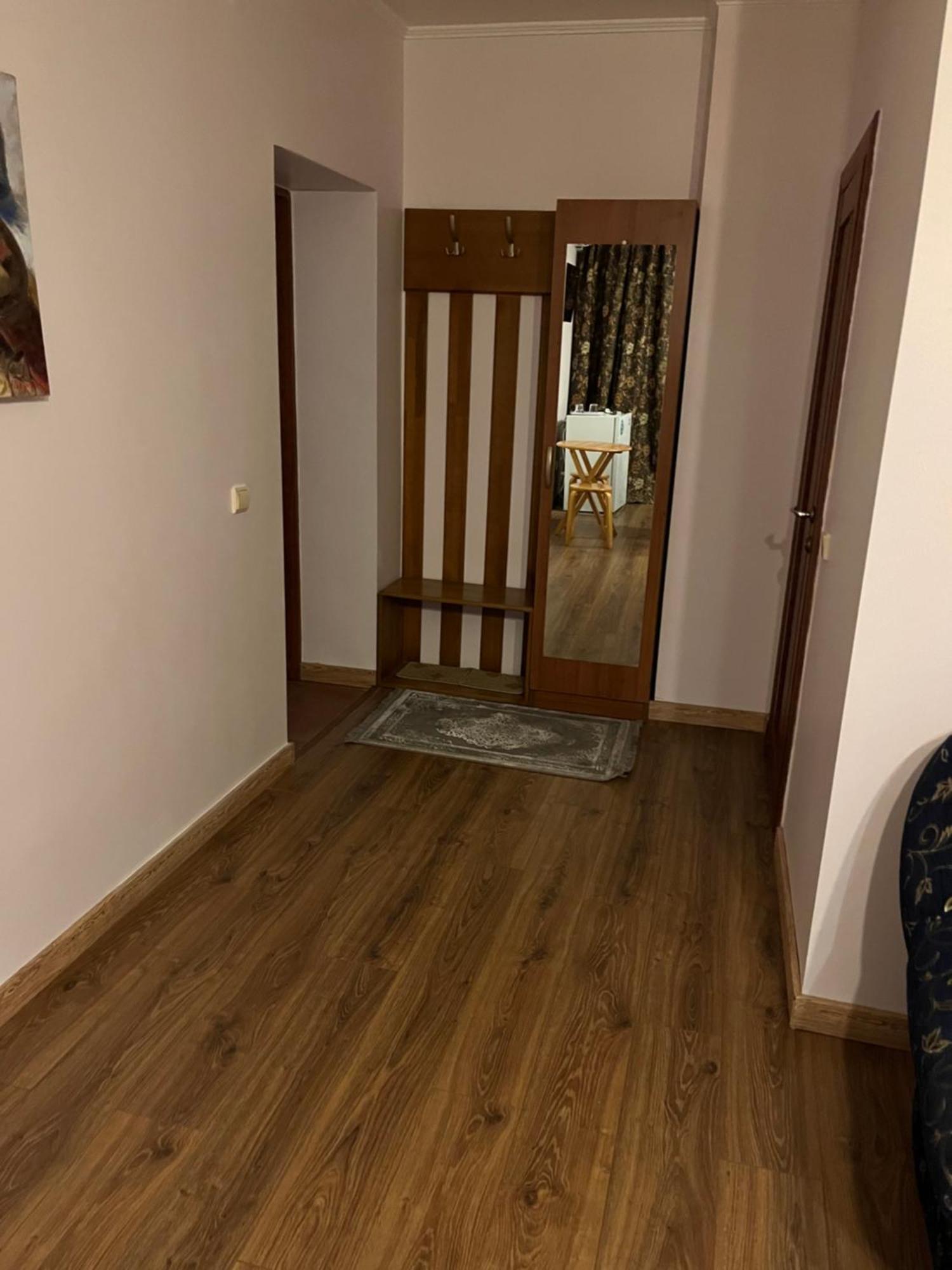 Hotel Adonis Užhorod Esterno foto